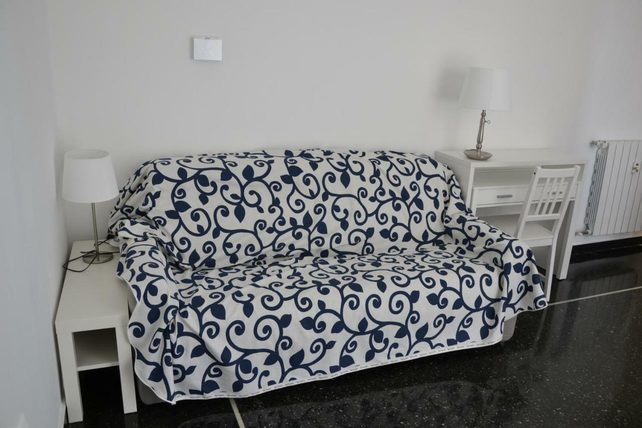 Il Nido Di Quarto Con Park Auto Macchine Piccole Segmento B ジェノヴァ エクステリア 写真