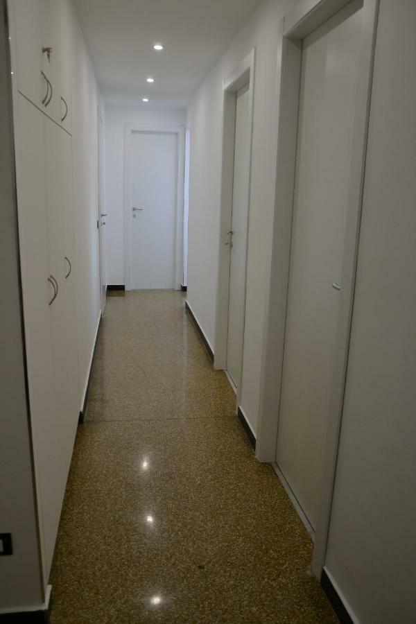 Il Nido Di Quarto Con Park Auto Macchine Piccole Segmento B ジェノヴァ エクステリア 写真